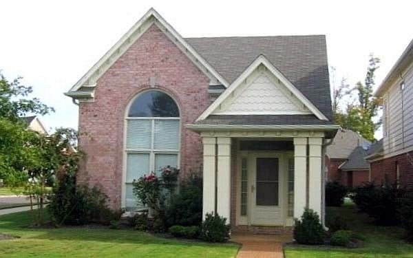 Elevation of Narrow Lot   House Plan 46879