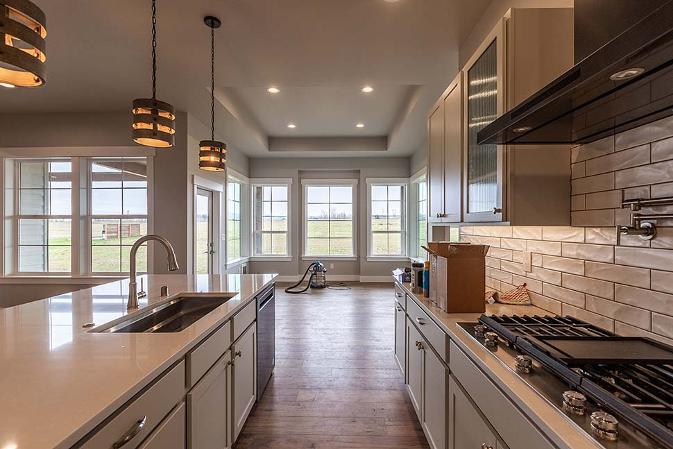 Craftsman, Ranch Plan with 3285 Sq. Ft., 3 Bedrooms, 3 Bathrooms, 3 Car Garage Picture 13