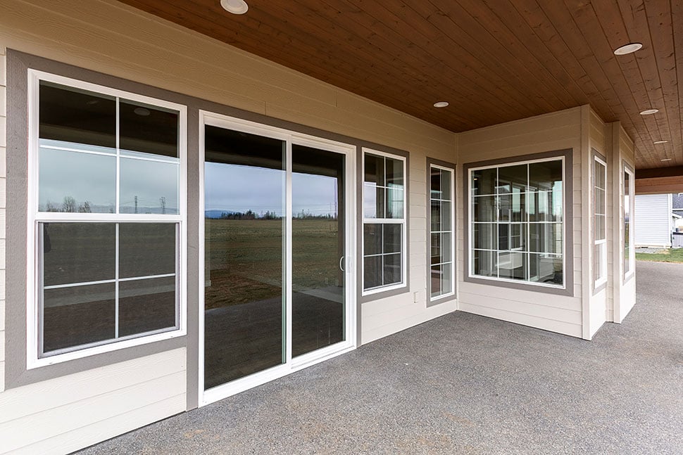 Craftsman, Ranch Plan with 3285 Sq. Ft., 3 Bedrooms, 3 Bathrooms, 3 Car Garage Picture 38