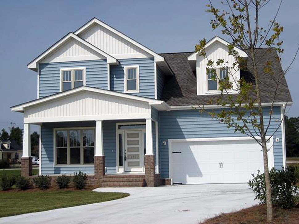 Craftsman, Traditional Plan with 1943 Sq. Ft., 3 Bedrooms, 3 Bathrooms, 3 Car Garage Picture 14