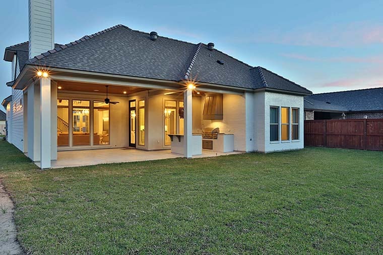 European, French Country, Southern Plan with 3031 Sq. Ft., 4 Bedrooms, 4 Bathrooms, 2 Car Garage Picture 8