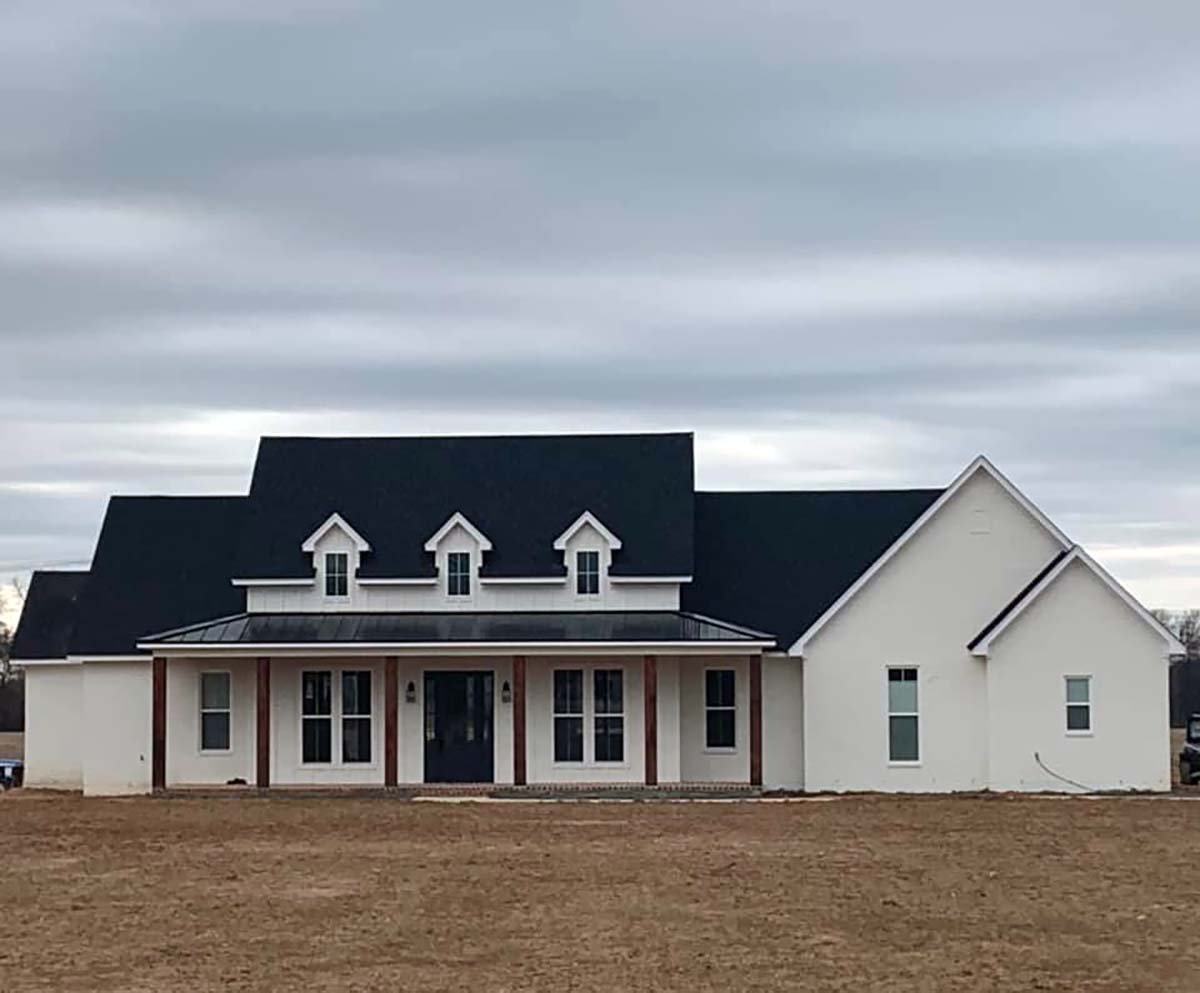 Country, Farmhouse, New American Style, Southern Plan with 2216 Sq. Ft., 3 Bedrooms, 3 Bathrooms, 2 Car Garage Picture 2