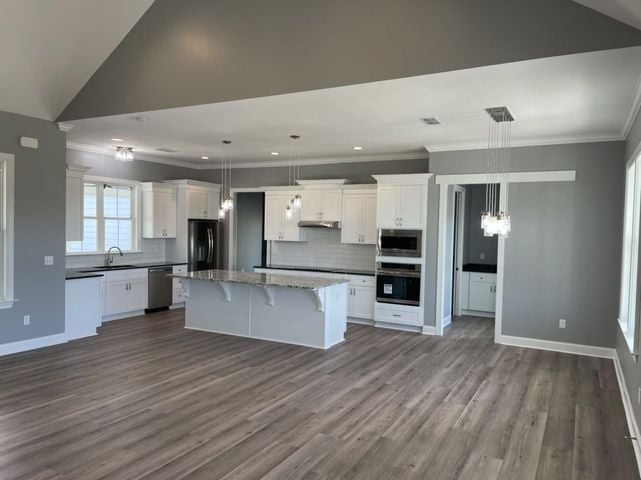 Cottage, Country, Craftsman, Farmhouse, New American Style Plan with 2290 Sq. Ft., 3 Bedrooms, 3 Bathrooms, 2 Car Garage Picture 3