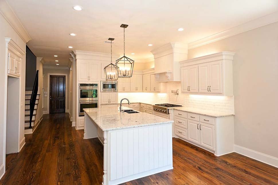 European, Southern, Traditional Plan with 3804 Sq. Ft., 4 Bedrooms, 4 Bathrooms, 3 Car Garage Picture 8