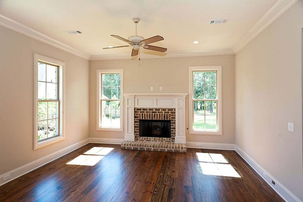 European, Southern, Traditional Plan with 3804 Sq. Ft., 4 Bedrooms, 4 Bathrooms, 3 Car Garage Picture 10