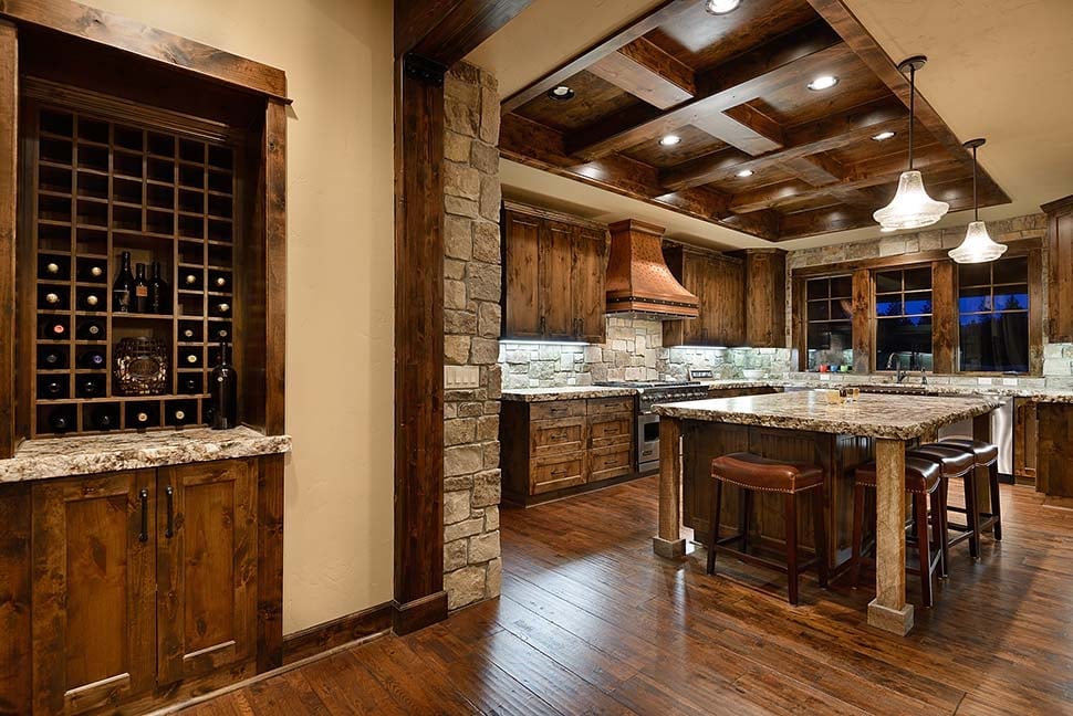 Craftsman Plan with 4964 Sq. Ft., 5 Bedrooms, 6 Bathrooms, 3 Car Garage Picture 15