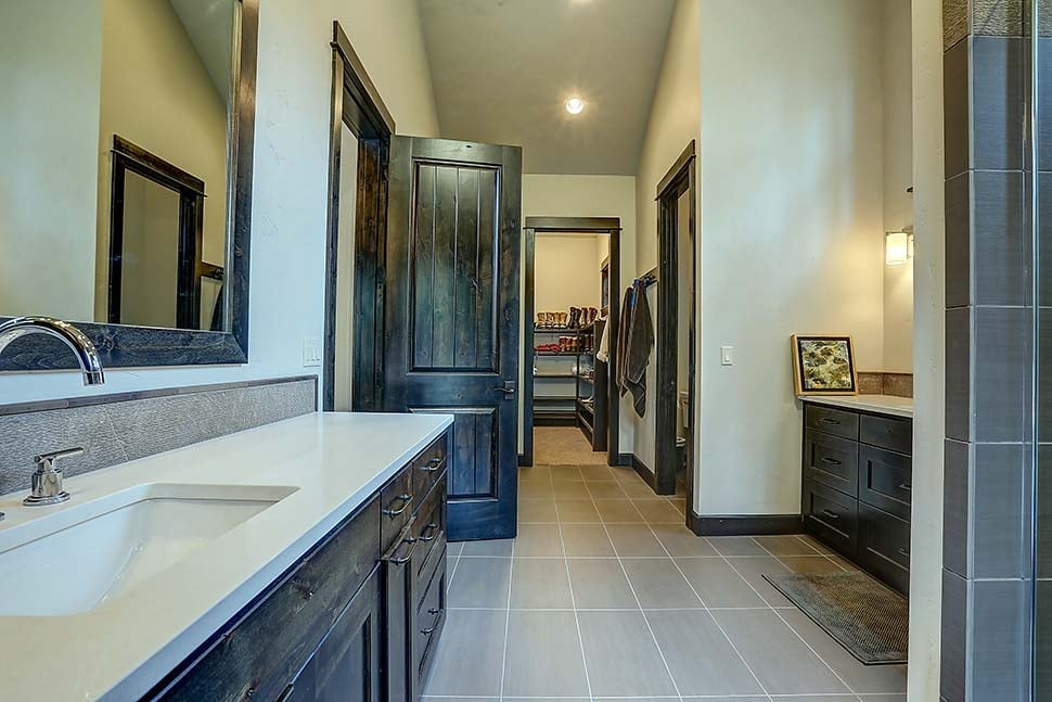 Gallery Picture 10