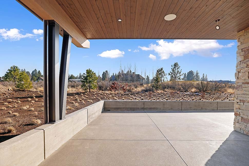 Contemporary Plan with 4356 Sq. Ft., 4 Bedrooms, 5 Bathrooms, 3 Car Garage Picture 8