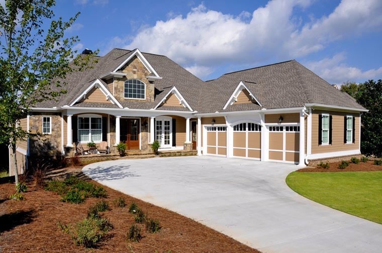 Craftsman Plan with 3807 Sq. Ft., 4 Bedrooms, 4 Bathrooms, 3 Car Garage Elevation