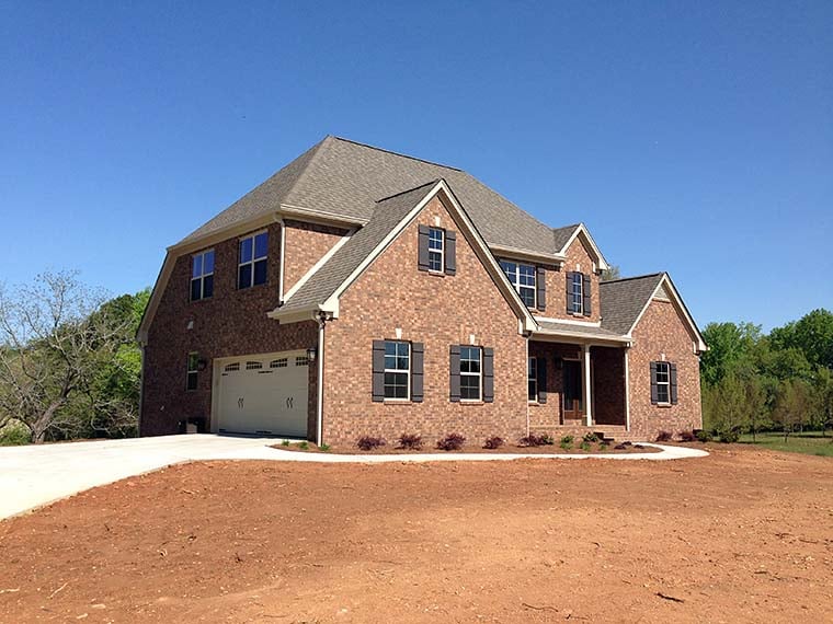 Traditional Plan with 2270 Sq. Ft., 4 Bedrooms, 4 Bathrooms, 3 Car Garage Picture 4