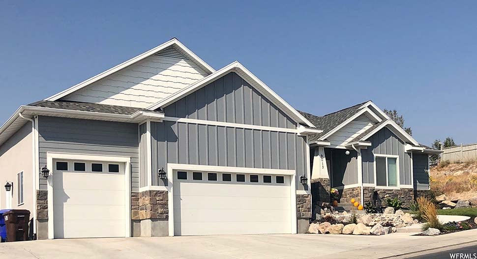 Craftsman, New American Style, Traditional Plan with 4490 Sq. Ft., 5 Bedrooms, 4 Bathrooms, 3 Car Garage Picture 18