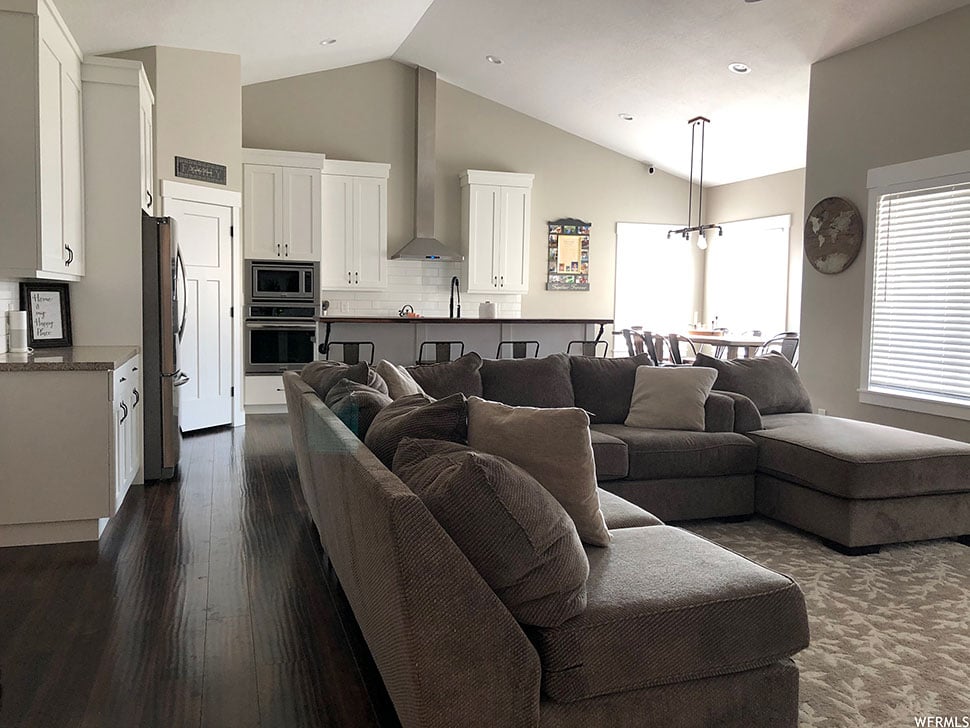 Craftsman, New American Style, Traditional Plan with 4490 Sq. Ft., 5 Bedrooms, 4 Bathrooms, 3 Car Garage Picture 23