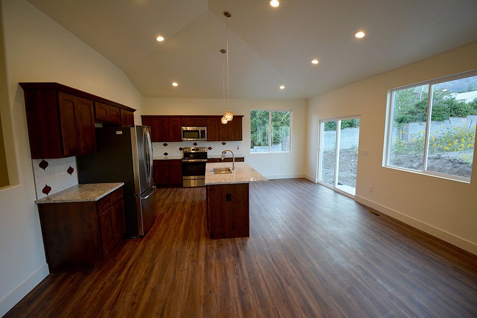 Craftsman, New American Style, Traditional Plan with 2963 Sq. Ft., 5 Bedrooms, 3 Bathrooms, 3 Car Garage Picture 31