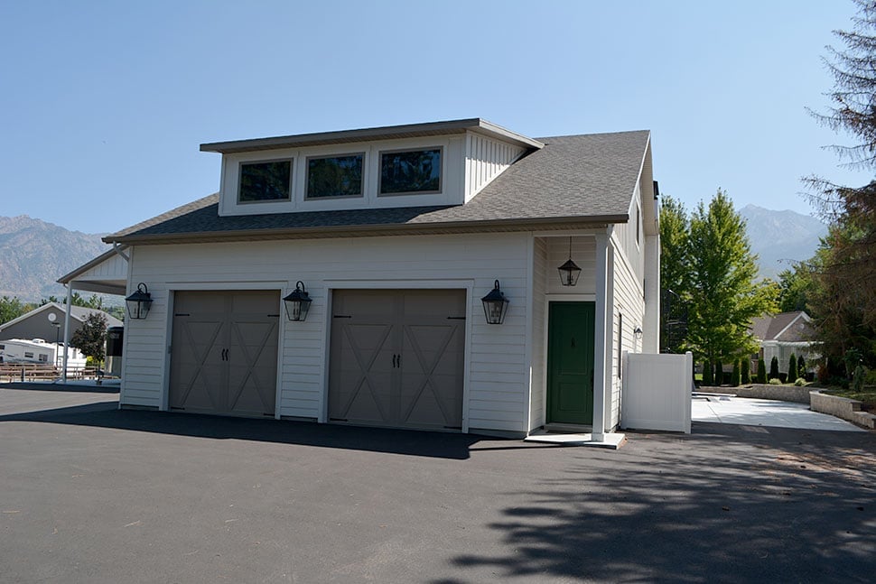 Cottage, Craftsman, Traditional Plan with 1305 Sq. Ft., 1 Bedrooms, 3 Bathrooms, 2 Car Garage Picture 22