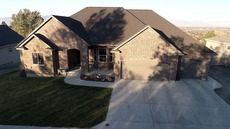 Ranch, Traditional Plan with 2428 Sq. Ft., 4 Bedrooms, 3 Bathrooms, 3 Car Garage Picture 11