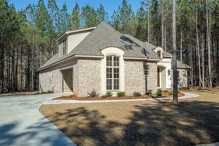 Country, French Country, Southern Plan with 2146 Sq. Ft., 4 Bedrooms, 3 Bathrooms, 2 Car Garage Picture 2