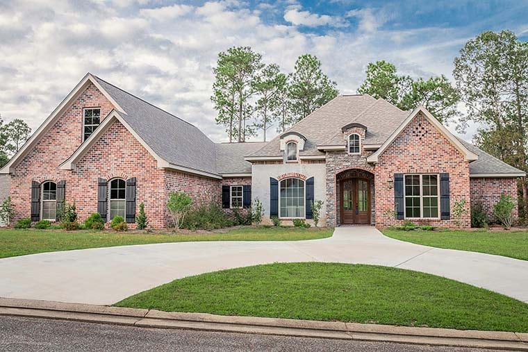 Country, European, French Country Plan with 3287 Sq. Ft., 4 Bedrooms, 4 Bathrooms, 2 Car Garage Picture 2