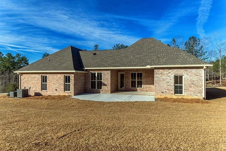 Country, Craftsman, Traditional Plan with 2086 Sq. Ft., 3 Bedrooms, 2 Bathrooms, 2 Car Garage Rear Elevation