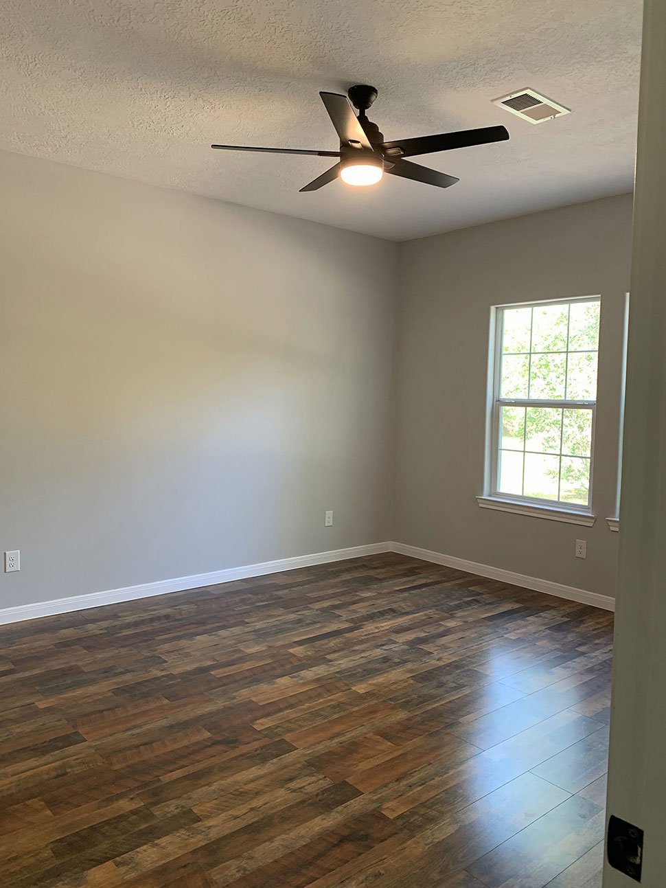 Bungalow, Cottage, Craftsman Plan with 1545 Sq. Ft., 3 Bedrooms, 2 Bathrooms, 2 Car Garage Picture 22