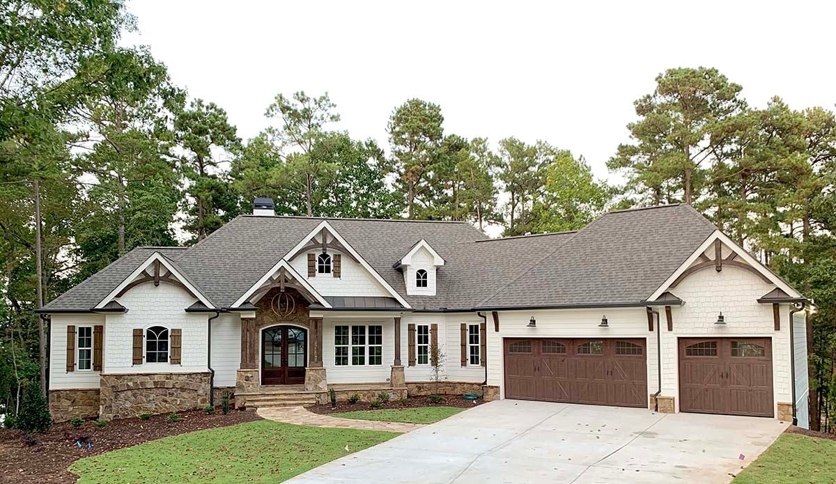 Cottage, Craftsman, New American Style Plan with 3869 Sq. Ft., 4 Bedrooms, 4 Bathrooms, 3 Car Garage Elevation
