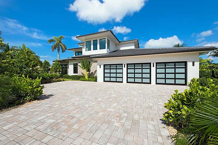 Coastal, Contemporary, Florida, Mediterranean Plan with 4350 Sq. Ft., 4 Bedrooms, 5 Bathrooms, 3 Car Garage Picture 5