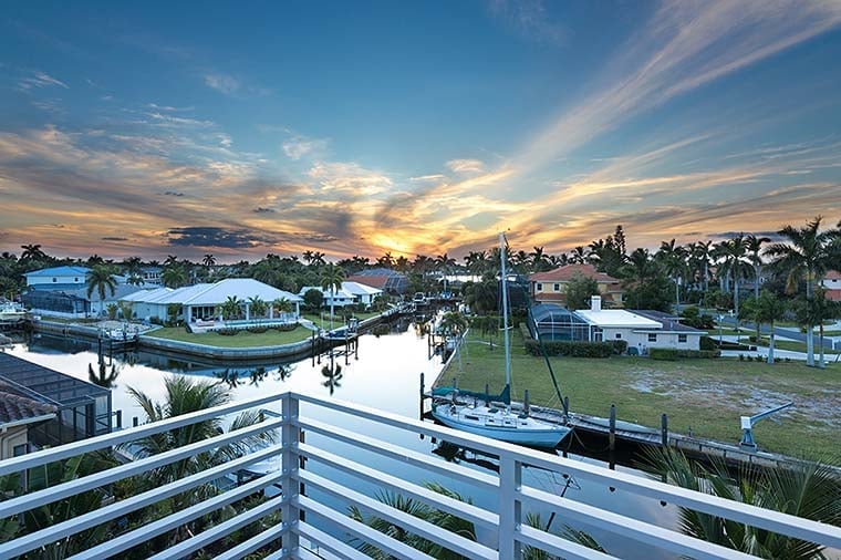 Coastal, Contemporary, Florida Plan with 4532 Sq. Ft., 4 Bedrooms, 5 Bathrooms, 3 Car Garage Picture 11