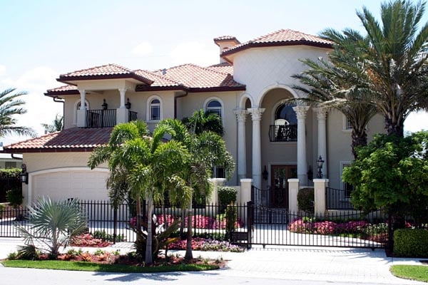 Mediterranean Plan with 4869 Sq. Ft., 4 Bedrooms, 6 Bathrooms, 2 Car Garage Picture 10