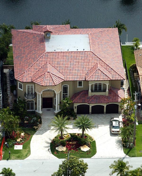 Florida Plan with 5743 Sq. Ft., 5 Bedrooms, 6 Bathrooms, 3 Car Garage Picture 6