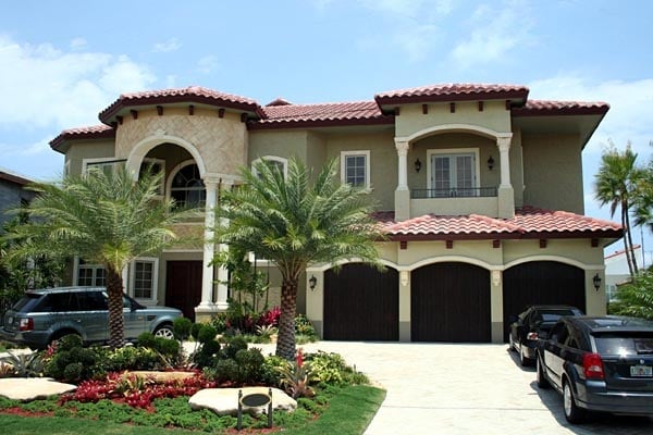 Florida Plan with 5743 Sq. Ft., 5 Bedrooms, 6 Bathrooms, 3 Car Garage Picture 9