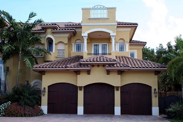 Mediterranean Plan with 6679 Sq. Ft., 6 Bedrooms, 8 Bathrooms, 3 Car Garage Picture 3