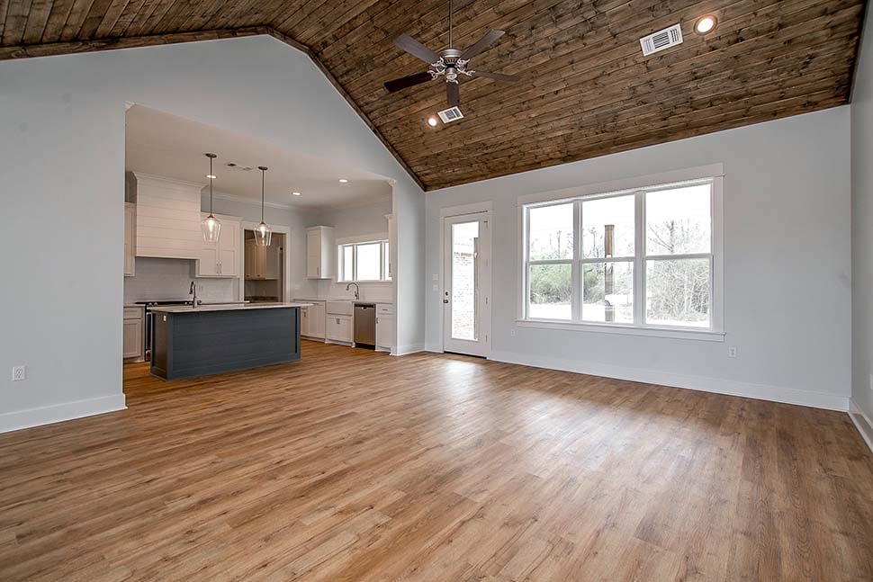 Country, Craftsman, Farmhouse, Traditional Plan with 2044 Sq. Ft., 3 Bedrooms, 3 Bathrooms, 2 Car Garage Picture 10