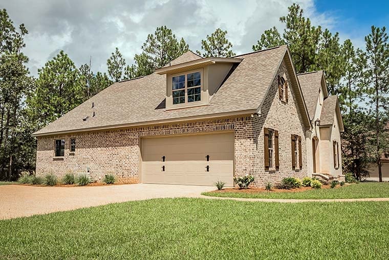 European, French Country, Southern, Traditional Plan with 2399 Sq. Ft., 4 Bedrooms, 3 Bathrooms, 2 Car Garage Picture 17