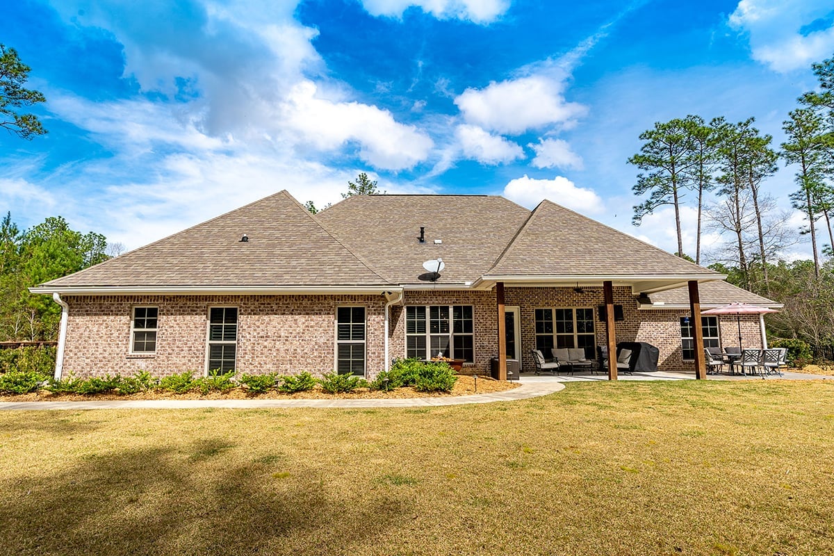 Country, Craftsman, Traditional Plan with 2641 Sq. Ft., 4 Bedrooms, 3 Bathrooms, 2 Car Garage Rear Elevation