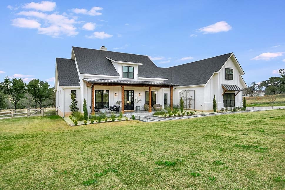 Country, Farmhouse, Southern Plan with 2686 Sq. Ft., 4 Bedrooms, 3 Bathrooms, 2 Car Garage Picture 2