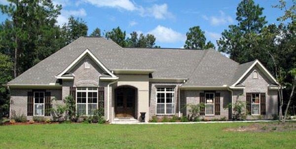 Country, European, French Country, Traditional Plan with 2389 Sq. Ft., 3 Bedrooms, 3 Bathrooms, 2 Car Garage Picture 4
