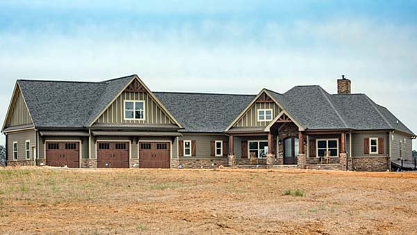 Cottage, Country, Craftsman Plan with 3145 Sq. Ft., 4 Bedrooms, 4 Bathrooms, 3 Car Garage Picture 5