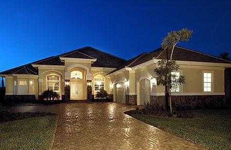 Florida, Mediterranean Plan with 3089 Sq. Ft., 3 Bedrooms, 3 Bathrooms, 3 Car Garage Picture 2