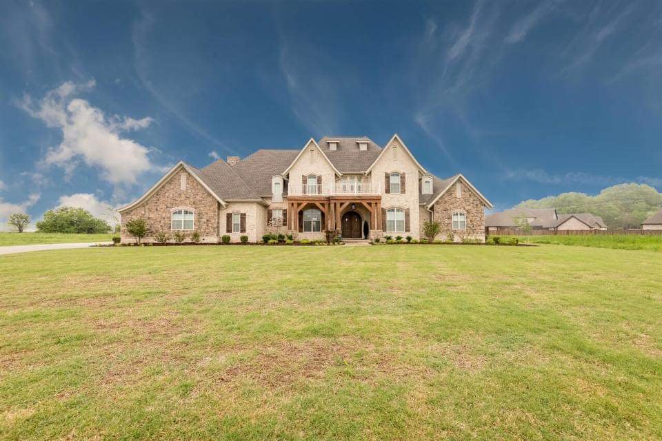 European, French Country Plan with 4392 Sq. Ft., 4 Bedrooms, 4 Bathrooms, 3 Car Garage Picture 10