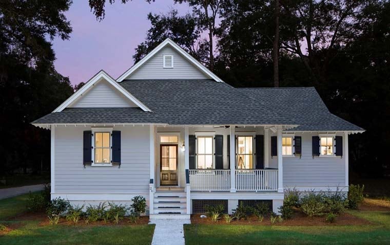 Southern, Traditional Plan with 1526 Sq. Ft., 3 Bedrooms, 2 Bathrooms Elevation