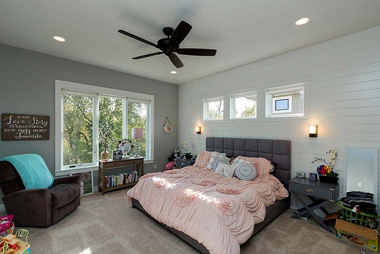 Country, Craftsman, Traditional Plan with 3485 Sq. Ft., 4 Bedrooms, 4 Bathrooms, 4 Car Garage Picture 17