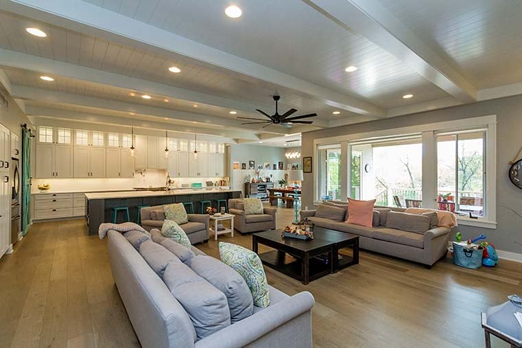 Country, Craftsman, Traditional Plan with 3485 Sq. Ft., 4 Bedrooms, 4 Bathrooms, 4 Car Garage Picture 6