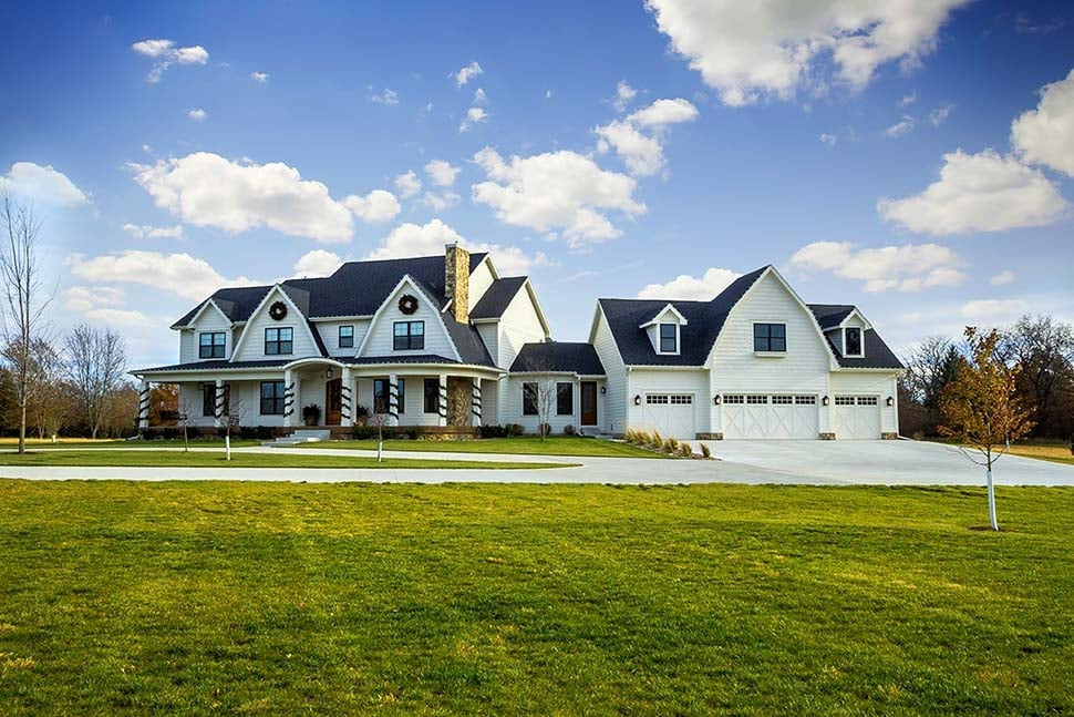 Country, Farmhouse, Southern Plan with 4724 Sq. Ft., 5 Bedrooms, 6 Bathrooms, 4 Car Garage Picture 3