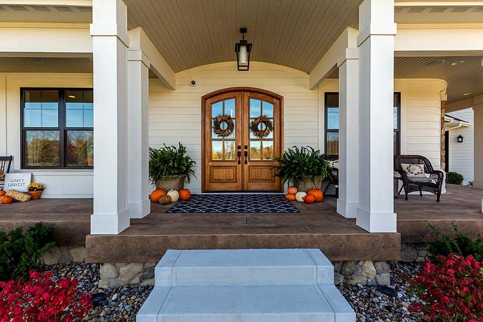 Country, Farmhouse, Southern Plan with 4724 Sq. Ft., 5 Bedrooms, 6 Bathrooms, 4 Car Garage Picture 5