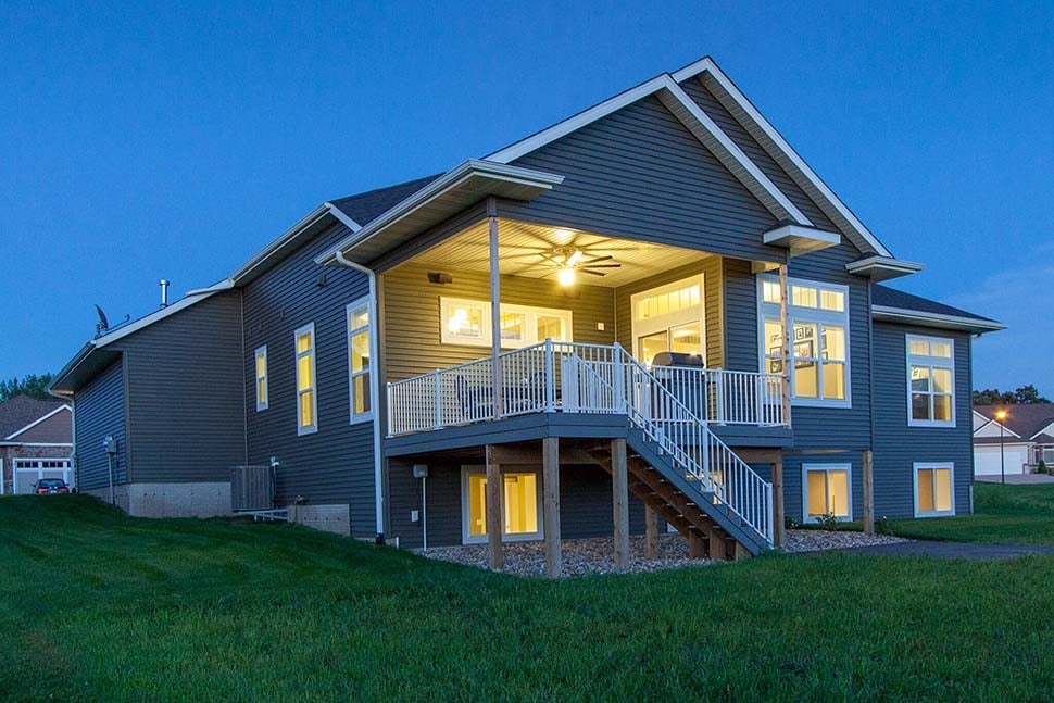 Craftsman, Ranch, Traditional Plan with 3235 Sq. Ft., 5 Bedrooms, 4 Bathrooms, 3 Car Garage Picture 4