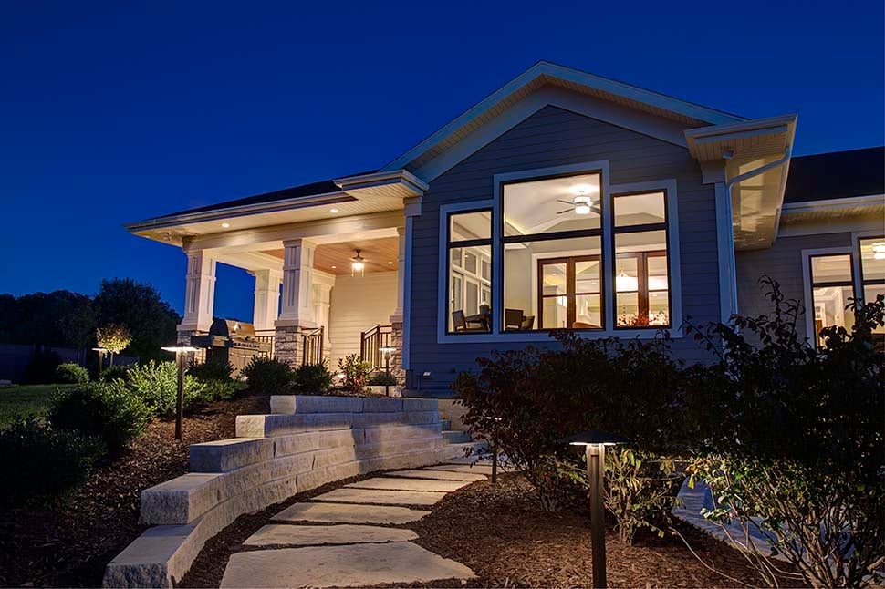 Contemporary, Prairie Style Plan with 6114 Sq. Ft., 4 Bedrooms, 6 Bathrooms, 4 Car Garage Picture 6