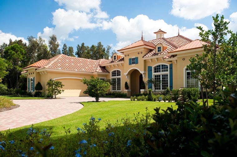 Mediterranean Plan with 3638 Sq. Ft., 3 Bedrooms, 4 Bathrooms, 2 Car Garage Picture 7