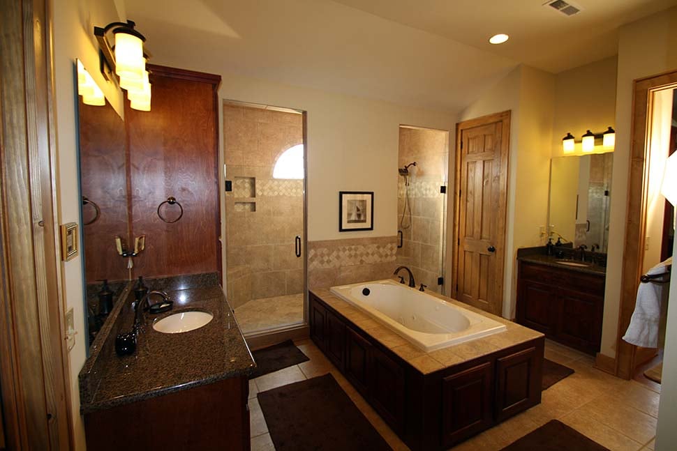 Gallery Picture 10