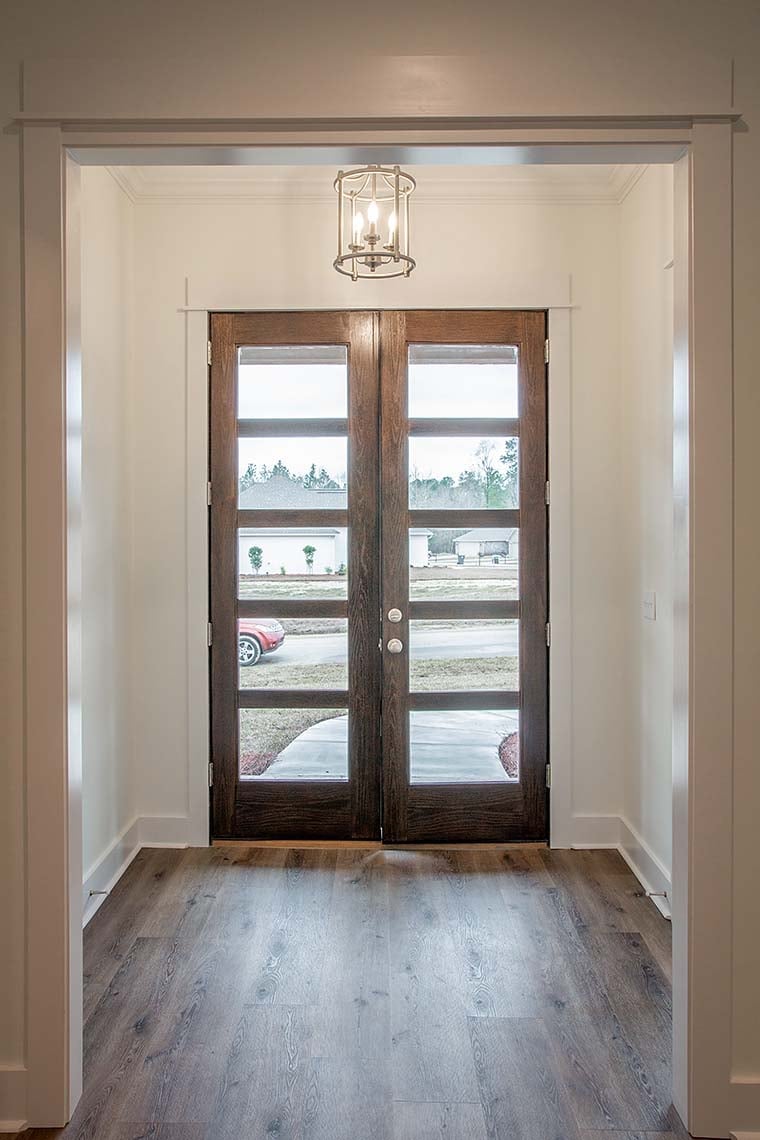 Country, Farmhouse, New American Style, Traditional Plan with 2002 Sq. Ft., 3 Bedrooms, 2 Bathrooms, 3 Car Garage Picture 6