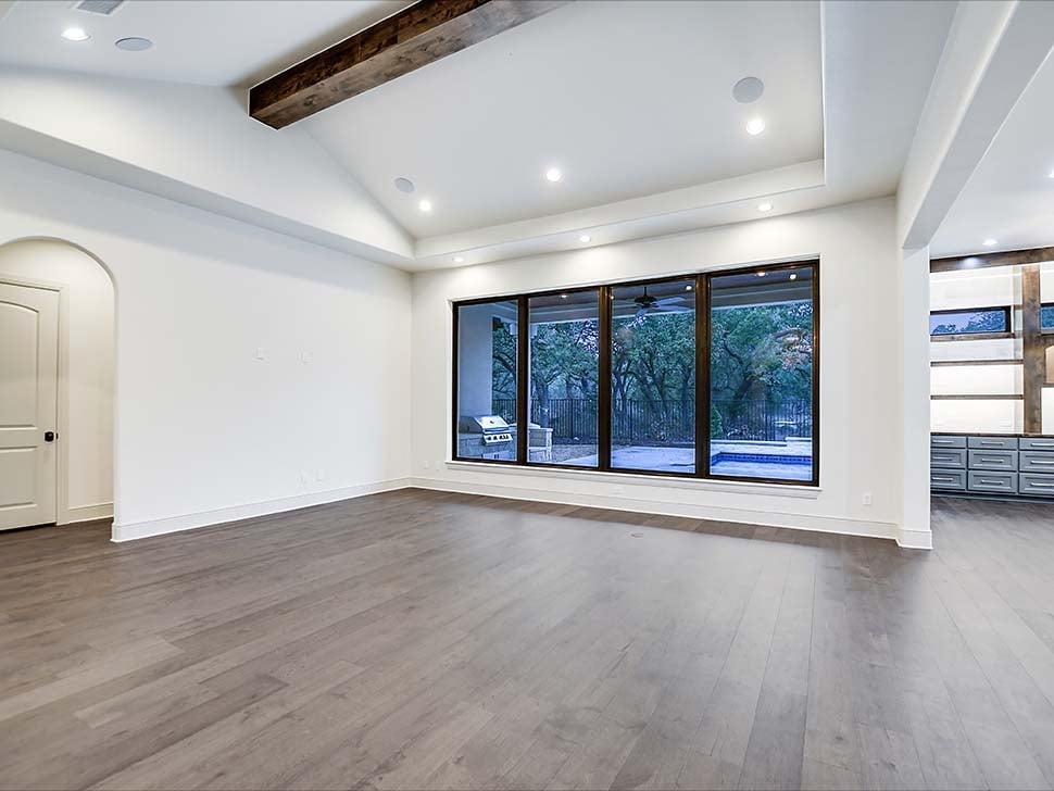 Gallery Picture 8