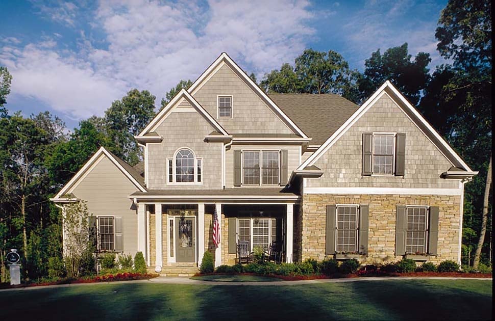 European, Traditional Plan with 2163 Sq. Ft., 4 Bedrooms, 3 Bathrooms, 2 Car Garage Picture 4